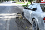 El daño que sufrió este tramo en la calle González Ortega en el Centro representa un riesgo para los propietarios de los automóviles, ya que puede afectar sus vehículos.
