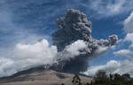 Material volcánico alcanza los 5 mil metros de altura 
