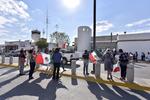 'Chocan' grupos pro y anti-AMLO previo a llegada del mandatario a Torreón