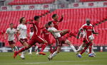 Pierre Emerick Aubameyang doblegó al Liverpool con un gol en el minuto 12 y con el penalti decisivo en la tanda final 