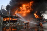 'Se produjo un incendio en un almacén de aceites y neumáticos de coches en el mercado libre de impuestos del puerto de Beirut', afirmó el Ejército libanés en su cuenta de Twitter.