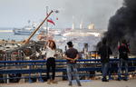 Gran incendio en puerto de Beirut a un mes de una explosión