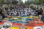 Realizan marcha en la CDMX para exigir justicia a 6 años del caso Ayotzinapa