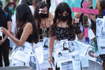 Colectivos feministas organizaron ofrendas, una protesta y hasta un concierto para visibilizar la violencia contra la mujer