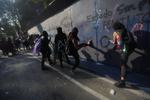 Feministas protestan en CDMX tras represión en Cancún