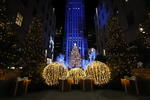Encienden luces del árbol de Navidad del Rockefeller Center en Nueva York