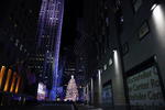 Encienden luces del árbol de Navidad del Rockefeller Center en Nueva York