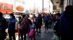 Se olvidan del COVID-19 y abarrotan el centro de Torreón, Gómez Palacio y Lerdo por compras navideñas