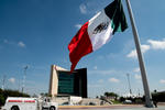 Bandera de México en la Plaza Mayor de Torreón, Coahuila, México