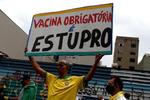 Partidarios de Bolsonaro protestan contra restricciones por COVID en Brasil