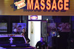 Mueren al menos ocho personas en tiroteos en salas de masajes de Atlanta