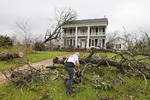Tornados azotan Alabama; Hay 5 muertos y varios heridos