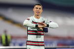 Cristiano Ronaldo estalla por un gol anulado y tira su brazalete