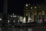 En plaza desértica del Vaticano, el papa dirige 'víacrucis de los niños'  