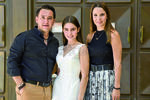Fernanda Sada con sus padres, Alex y Begoña Sada., Rostros edición No. 07