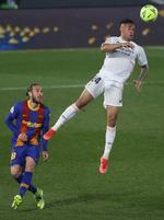 Real Madrid, líder provisional de LaLiga tras imponerse a la lluvia y al Barcelona