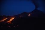 Acecha lava del volcán Pacaya de Guatemala a comunidades 