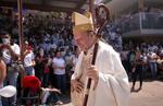 Representante del Papa llama desde Aguililla 'a la conversión' a delincuentes	