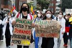 Reportan 19 muertos y cientos de heridos tras represión de protestas en Colombia