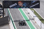 Gana Hamilton el Gran Premio de España; 'Checo' Pérez finaliza en quinto lugar