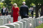 En un discurso en el cementerio nacional de Arlington, en las afueras de Washington DC, Biden afirmó que la manera en que se honre la memoria de los caídos 'determinará si la democracia perdura por largo tiempo'.
