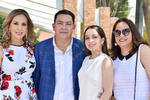 Sofía Amarante Portillo junto a sus padres, Daniel Amarante y Canela Portillo, y su madrina, Mary Gaby Portillo.