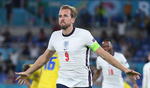 Quarter Final Ukraine vs England

Rome (Italy), 03/07/2021.- Harry Kane of England celebrates after scoring the 0-3 gaol during the UEFA EURO 2020 quarter final match between Ukraine and England in Rome, Italy, 03 July 2021. (Italia, Ucrania, Roma) EFE/EPA/Ettore Ferrari / POOL (RESTRICTIONS: For editorial news reporting purposes only. Images must appear as still images and must not emulate match action video footage. Photographs published in online publications shall have an interval of at least 20 seconds between the posting.)
DEP Fútbol ROME ITALY SOCCER UEFA EURO 2020 Italy