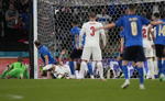 Final - Italy vs England

London (United Kingdom), 11/07/2021.- Goalkeeper Jordan Pickford (L) of England concedes Italy's first goal during the UEFA EURO 2020 final between Italy and England in London, Britain, 11 July 2021. (Italia, Jordania, Reino Unido, Londres) EFE/EPA/Frank Augstein / POOL (RESTRICTIONS: For editorial news reporting purposes only. Images must appear as still images and must not emulate match action video footage. Photographs published in online publications shall have an interval of at least 20 seconds between the posting.)
DEP Fútbol LONDON BRITAIN SOCCER UEFA EURO 2020 United Kingdom