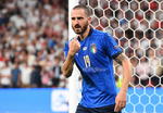 Final - Italy vs England

London (United Kingdom), 11/07/2021.- Leonardo Bonucci (R) of Italy celebrates scoring the equalizer during the UEFA EURO 2020 final between Italy and England in London, Britain, 11 July 2021. (Italia, Reino Unido, Londres) EFE/EPA/Paul Ellis / POOL (RESTRICTIONS: For editorial news reporting purposes only. Images must appear as still images and must not emulate match action video footage. Photographs published in online publications shall have an interval of at least 20 seconds between the posting.)
DEP Fútbol LONDON BRITAIN SOCCER UEFA EURO 2020 United Kingdom