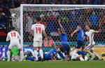 Final - Italy vs England

London (United Kingdom), 11/07/2021.- Leonardo Bonucci of Italy (2R) scores the 1-1 with teammates during the UEFA EURO 2020 final between Italy and England in London, Britain, 11 July 2021. (Italia, Reino Unido, Londres) EFE/EPA/Laurence Griffiths / POOL (RESTRICTIONS: For editorial news reporting purposes only. Images must appear as still images and must not emulate match action video footage. Photographs published in online publications shall have an interval of at least 20 seconds between the posting.)

ITALY
DEP Fútbol LONDON ITALY BRITAIN SOCCER UEFA EURO 2020 United Kingdom