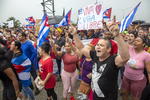Cubanos de Miami bloquean autopista en apoyo a manifestaciones en la isla