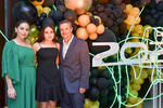Carmen y Manuel, junto a sus padres, Manuel y Fabiola .
