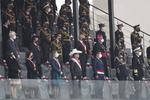 Fuerzas Armadas de Perú ofrecen desfile por el bicentenario de la Independencia