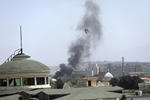 Talibanes entran a capital de Afganistán 'para evitar saqueos' ante huida de fuerzas de seguridad