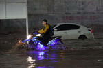 Lluvia provoca inundaciones en Ecatepec, Edomex; mueren al menos dos personas