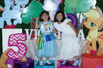 FESTEJO ENTRE HERMANAS. Paulina y Ana Sofía tuvieron una gran celebración al estilo Frozen