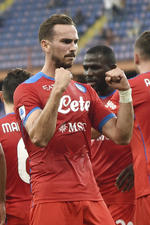 Hirving Lozano asistió en dos ocasiones ente el  Sampdoria