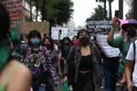 Mujeres protestan en CDMX por Día del Aborto legal y seguro, se reportan 37 lesionados	