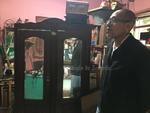 En Gómez Palacio, hombre vende 'cosas viejas' que atraen los recuerdos