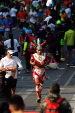 Keniana Lucy Cheruiyot y mexicano Darío Castro triunfan en Maratón de la CDMX