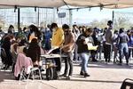 Con enormes filas, inicia vacunación antiCOVID para adolescentes de Torreón