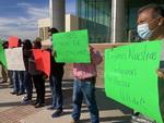 Trabajadores de UAdeC protestan por falta de pagos