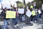 Trabajadores de UAdeC protestan por falta de pagos