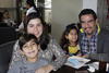 02012022 Ing. Pablo Enrique Álvarez Robles y su esposa Liliana Valadez De Álvarez con sus hijos Benjamín Yadiel y la pequeña Macarena, celebrando las fiestas navideñas.
