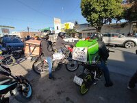 Repartidores de comida rápida en Torreón organizan caravana en memoria de Ezequiel, motociclista arrollado