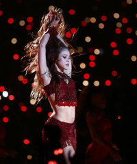La cantante colombiana impactó al mundo con su espectacular movimiento de caderas