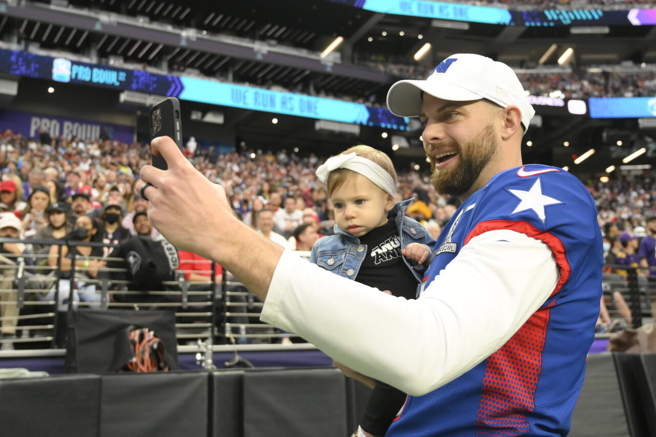 Dallas Cowboys punter Bryan Anger (5) stretches prior to an NFL football  game against the New England Patriots, Sunday, Oct. 17, 2021, in  Foxborough, Mass. (AP Photo/Stew Milne Stock Photo - Alamy