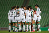 Paulina Gómez #21 Media Leon
Nicole Buenfil #31 Portera Santos

Santos Laguna vs Leon Femenil J06
TSM
Santos Laguna vs León Femenil

Jornada 6 clausura 2022
Fútbol femenil, Liga MX Femenil, soccer
Torreón, Coahuila, México, Deportes #DEP #Soccer