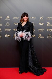 VALENCIA, 12/02/2022.- La cantante Rozalén posa en la alfombra roja durante la 36 edición de los Premios Goya que tiene lugar este sábado en el Palau de les Arts de Valencia. EFE/Biel Aliño.