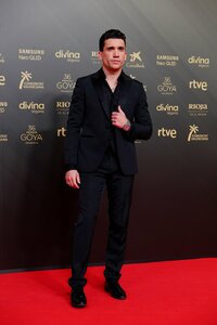 VALENCIA, 12/02/2022.- El director Pedro Almodóvar posa en la alfombra roja a su llegada a la 36 edición de los Premios Goya que tiene lugar este sábado en el Palau de les Arts de Valencia. EFE/Biel Aliño.